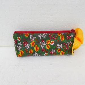 Make up tasche , kleine florale Kosmetiktasche , grüne Tasche Bild 1