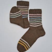 Gestrickte Socken in Braun mit dezenten Glitzer Streifen, Gr. 40/41, handgestrickt, la piccola Antonella Bild 2