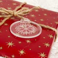 Weihnachtsbaumschmuck, Geschenkeanhänger Acryl mit Wunschgravur - Motiv Schneeflocke Bild 2
