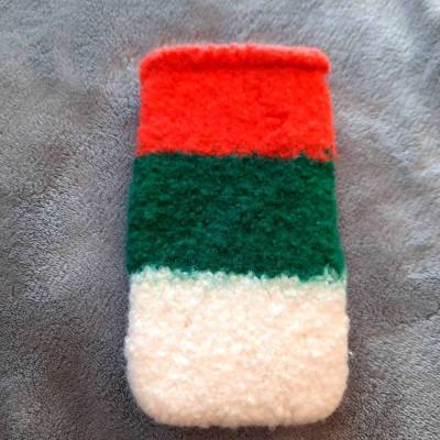 Gefilzte Smartphone Hülle rot-grün-weiß gestreift