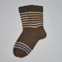 Gestrickte Socken in Braun mit dezenten Glitzer Streifen, Gr. 38/39, handgestrickt, la piccola Antonella Bild 1