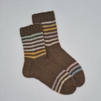 Gestrickte Socken in Braun mit dezenten Glitzer Streifen, Gr. 38/39, handgestrickt, la piccola Antonella Bild 2