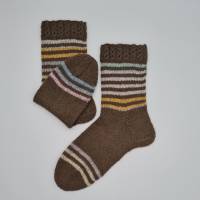 Gestrickte Socken in Braun mit dezenten Glitzer Streifen, Gr. 38/39, handgestrickt, la piccola Antonella Bild 5
