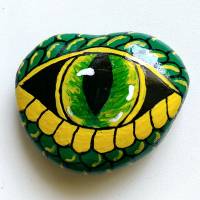 Bemalter Stein Drachenauge Gelb/Grün mit grünen Auge Bild 1