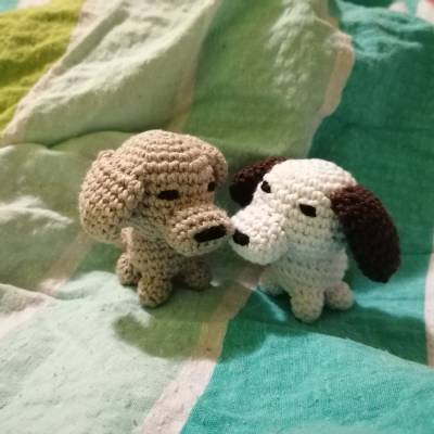 Kuscheltier Hund gehäkelt als Geschenk, Anhänger auf Wunsch, Deko