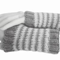 Pulswärmer 100 % Merino-Wolle handgestrickt hellgrau weiß gestreift - Damen - Einheitsgröße - Modell 22 Bild 3