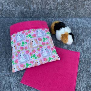 Kuschelsack inkl. Pipipad Meerschweinchen Guinea Pig -Himbeeren/pink- Bild 2