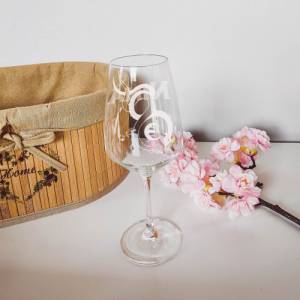 Personalisiertes Weinglas mit Name und Schlangen Motiv | Trinkglas mit Namen | Geschenke mit Wunschgravur Bild 1