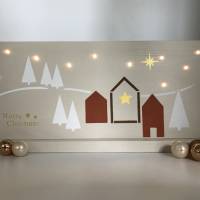 Weihnachtliche Winterszene aus Holz, mit Beleuchtung, creme/weiß/braun/gold Bild 2