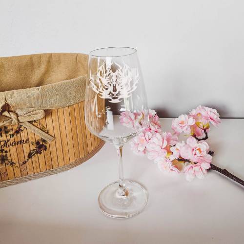 Personalisiertes Weinglas mit Name und Tiger Motiv | Trinkglas mit Namen | Geschenke mit Wunschgravur