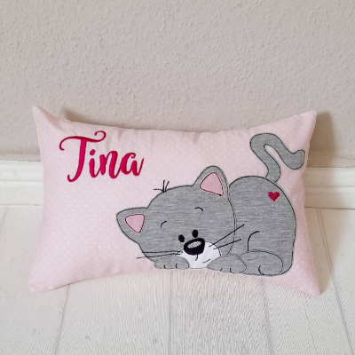 Namenskissen mit süßer Katze, Bezug und Innenkissen waschbar, Geschenk zur Geburt, Babygeschenk