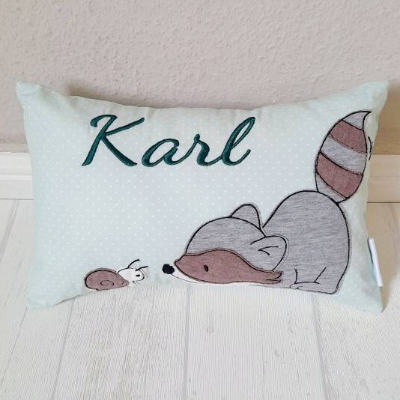 Namenskissen mit süßem Waschbären, Bezug und Innenkissen waschbar, Kinderzimmerdeko, Babygeschenk
