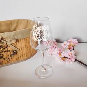 Personalisiertes Weinglas mit Name und Tiger Motiv | Trinkglas mit Namen | Geschenke mit Wunschgravur Bild 1