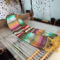 Regenbogenfarben... ein effektvoller Schal aus Agavenseide Bild 1