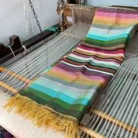 Regenbogenfarben... ein effektvoller Schal aus Agavenseide Bild 3