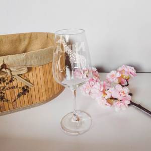 Personalisiertes Weinglas mit Name und Giraffe Motiv | Trinkglas mit Namen | Geschenke mit Wunschgravur Bild 1