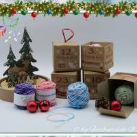 Adventskalender mit 24 selbstgefärbten Sockenwoll-Minis von Farbenreich-Wolle Bild 1
