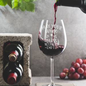 Personalisiertes Weinglas mit Name und Spruch Gravur | Lustiges Weinglas mit Namen | Geschenke mit Wunschgravur Bild 4