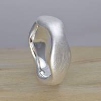 Silberring "Squeeze" Silber 925, Ring mit organischer Form, geschmeidige und verformte Ringschiene Bild 3