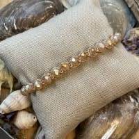 Eleganz - Makramee-Armband mit beigefarbenen Glasschliffperlen Bild 2