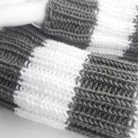 Pulswärmer 100 % Merino-Wolle handgestrickt hellgrau weiß Streifen - Damen Einheitsgröße - Modell 27 Bild 3