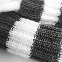 Pulswärmer 100 % Merino-Wolle handgestrickt grau weiß Streifen - Damen Einheitsgröße - Modell 27 Bild 3