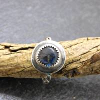 handgeschmiedeter Ring in 925er Silber mit naturförmigem Labradorit Stein Bild 2