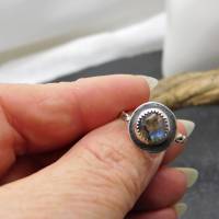 handgeschmiedeter Ring in 925er Silber mit naturförmigem Labradorit Stein Bild 5