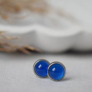 Mini Ohrstecker blauer Achat, 6mm Edelstein Ohrringe, blauer Stein, Schlichte kleine runde Ohrringe, Silber, Edelstahl, Bild 5