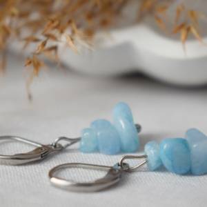 Ohrhänger Aquamarin Blau Silber, minimalistische Ohrringe, Huggie, Stein Anhänger, zierliche Hängeohrringe Edelstein, Aq Bild 2