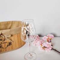 Personalisiertes Weinglas mit Name und Pferd Motiv | Trinkglas mit Namen | Geschenke mit Wunschgravur Bild 1