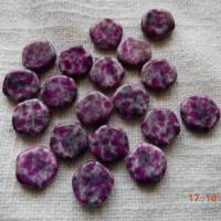 Perlen-Set - 18 flache lilafarbene Kunststoffperlen im Säckchen,Schmuckherstellung, Bild 2