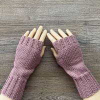 Handstulpen mit Daumenloch aus Wolle von d_handmade_o Bild 1
