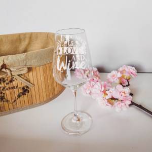Personalisiertes Weinglas mit Name und Wein Spruch | Lustiges Weinglas mit Namen | Geschenke mit Wunschgravur Bild 1