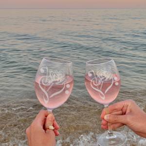 Personalisiertes Weinglas mit Name und Rose Motiv | Trinkglas mit Namen | Geschenke mit Wunschgravur Bild 2