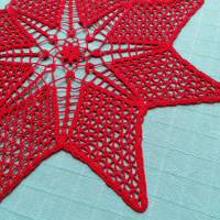 Häkeldeckchen Häkeldecke Decke Mitteldecke rund rot Stern Handarbeit häkeln 38 cm Bild 4