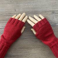 Handstulpen mit Daumenloch aus Wolle von d_handmade_o Bild 2