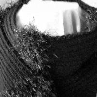 Damenschal Strickschal in schwarz mit Effektstreifen handgestrickt von Hobbyhaus Bild 8
