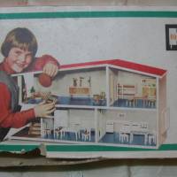 Konvolut von Puppenstubenmöbel im Original Karton - DDR Berlin Firma Hübsch - 70er Jahre Bild 1