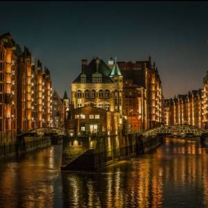 Wasserschloss bei Nacht, Hamburg Foto Datei, Abmessung nach Wunsch, max. Höhe 113,59 cm x Breite 201,89 cm Bild 2
