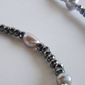 Set aus Collier und Armband aus Perlen und Hämatit Bild 4