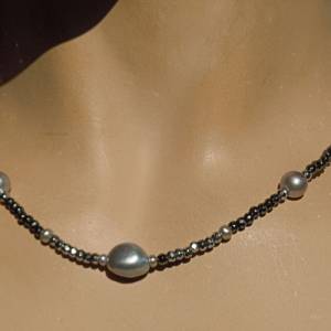 Set aus Collier und Armband aus Perlen und Hämatit Bild 5