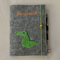 Besticktes Tagebuch aus Filz mit Namen  Krokodil Bild 3