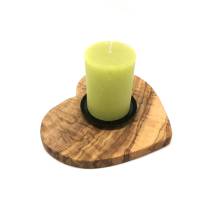 Kerzenhalter auf Sockel als Herz aus Olivenholz Bild 1