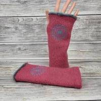 Handstulpen  Armstulpen Marktfrauenhandschuhe Handschuhe bestickt aus Wollwalk Bild 1