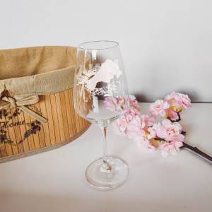 Personalisiertes Weinglas mit Name und Faust Motiv | Trinkglas mit Namen | Geschenke mit Wunschgravur Bild 1