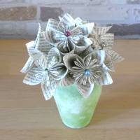 Papierblumen - Kusudama-Halbkugel // Papierblüten // Geschenk // Blumenstrauß // Dekoration // Origami // Buchseiten Bild 4