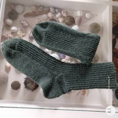 Kuschelsocken von Hand gestrickt - MOLLIG WARM - Unisex-Socken - Gr. 38/39 - olivgrün