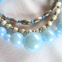 Perlenarmbänder 3er Set in hellblau-creme-silber handgemacht von Hobbyhaus Bild 2