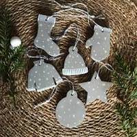 Weihnachtsbaumschmuck, Geschenkanhänger aus Beton, Set mit 6 st, grau mit weiß handbemalt Bild 1